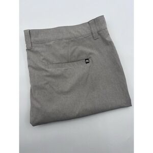 Travis Mathew‎ Beck Golf Shorts Men's 40 Khaki Flat Front Comfort Stretch